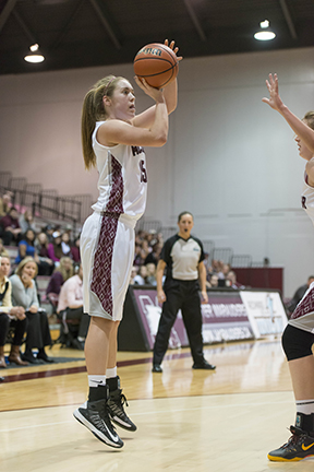 Regi grad Clare Kenney is averaging 15.5 points per game in her first year as a starter. (Yoseif Haddad photo)