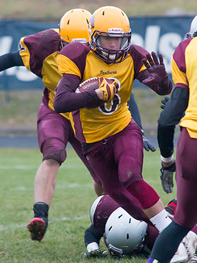 Nikolas Daniele-Reyes, seen here playing for the Regiopolis Notre Dame Panthers, has been named to the Ontario team that will play in the International Bowl football tournament in Texas in February. (sportsgate.ca photo)